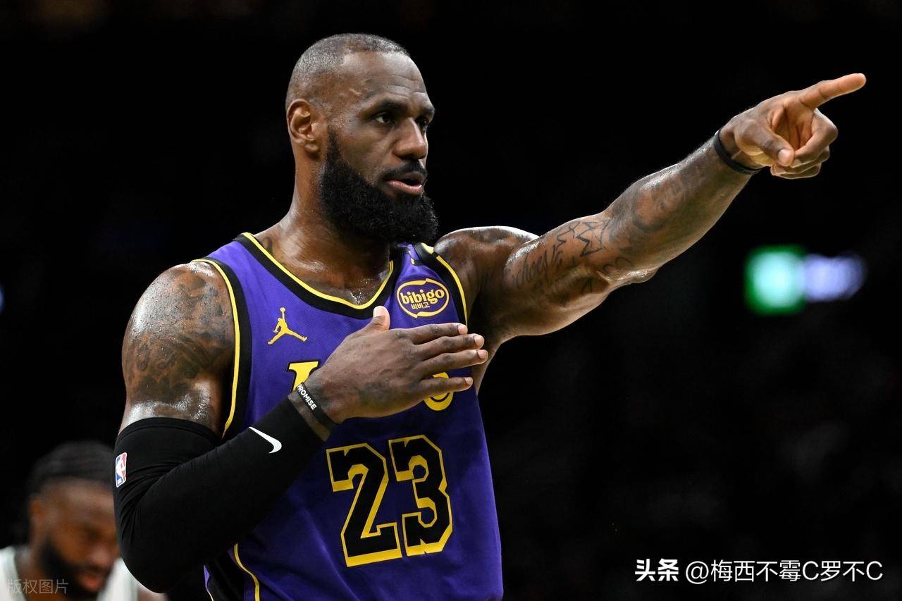 詹姆斯在美国队比赛中比分优势明显,赛况扑朔迷离引发热议!的简单介绍 詹姆斯在美国队比赛中比分优势明显,赛况扑朔迷离引发热议!的简单介绍